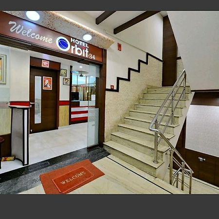 Hotel Orbit 34 Chandīgarh Exteriör bild